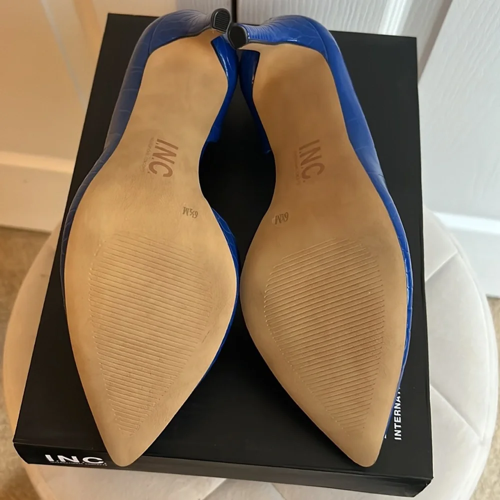 Heels - Picture 4 of 4